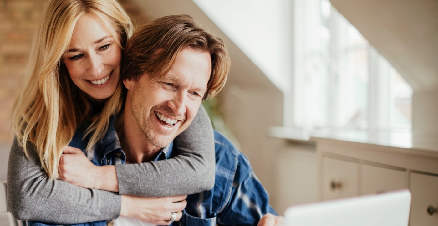Man and woman with healthy smiles